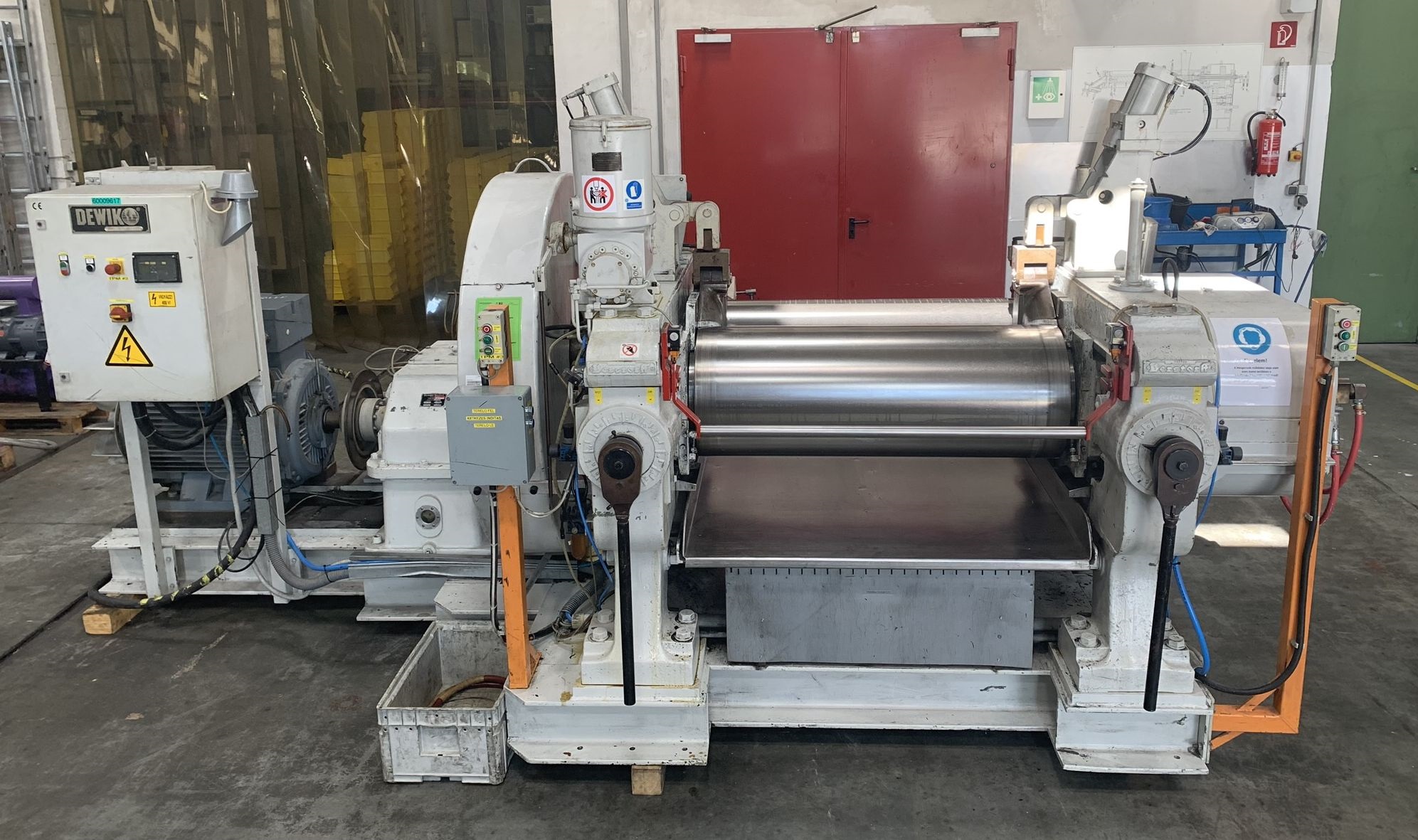 files/maschinenfotos/Walzwerk mixing mill mezcladora mezclador cilindros, melangeur cylindres Gummi rubber caoutchouc caucho Deguma 1-1170.jpg